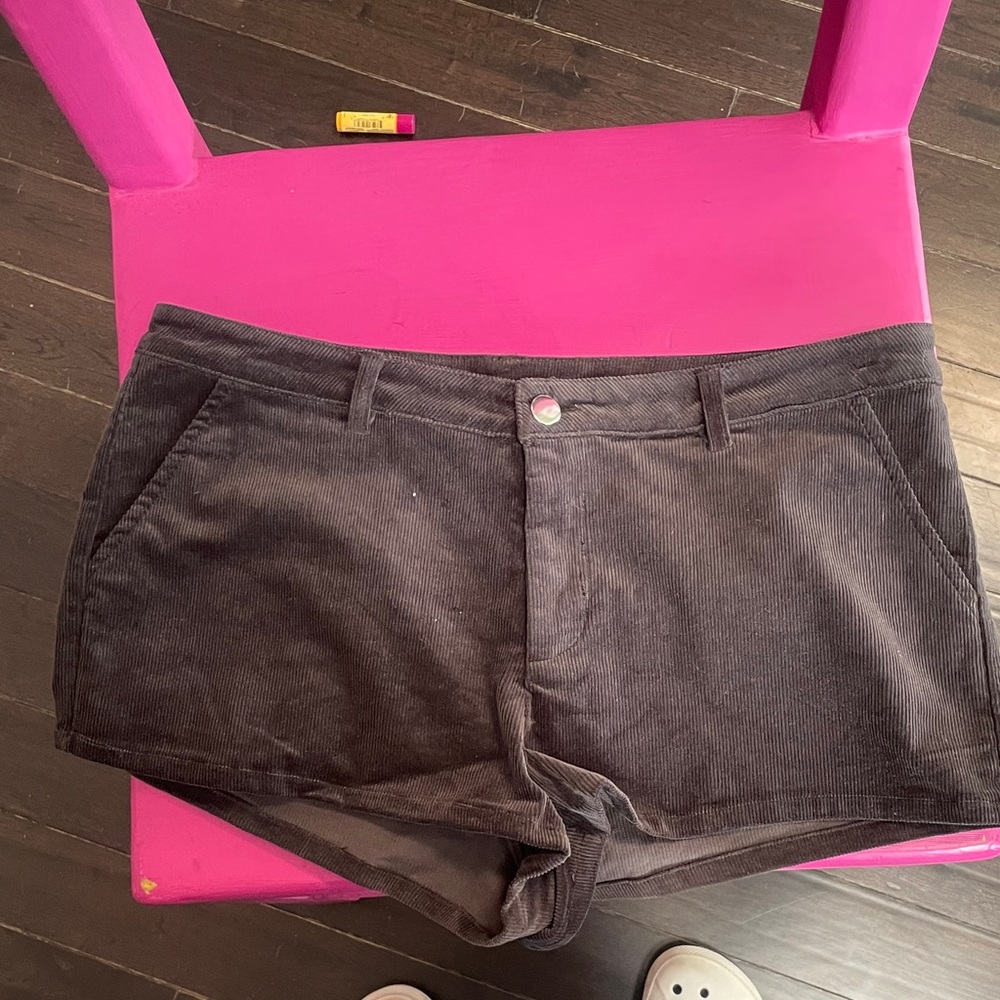 Windsor Low Waist Corduroy Shorts in Charcol